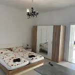Apartments Heine 1